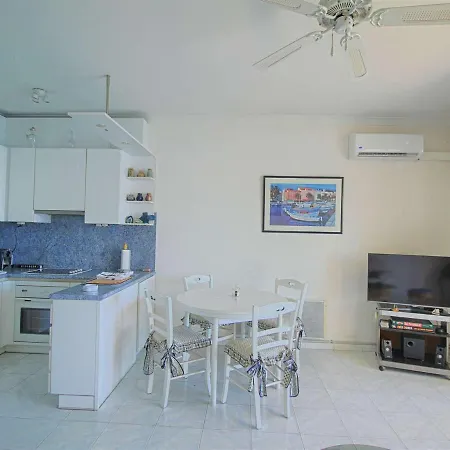 Studio Les Pieds Dans L'Eau, Climatise, Terrasse, Wi-Fi Inclus A Ajaccio - Fr-1-61-514-2