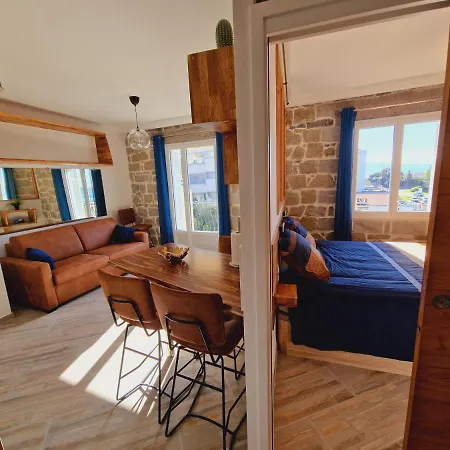 Incroyable T2 Plein De Charme Avec Balcon Vue Mer A L'Entree D'Ajaccio-2