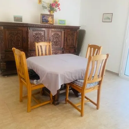 Appartement Proche De La Mer-2