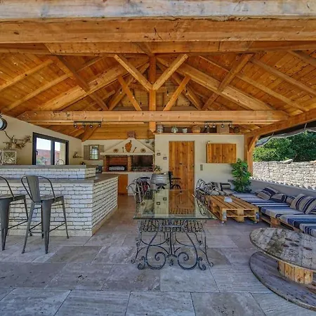 Villa « Cori Mei » Avec Piscine-3