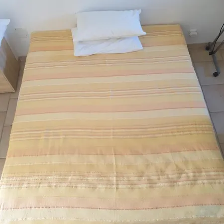 Une Chambre Dans La Residence Proche De Plage, Commerces Et Centre Ville-3