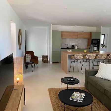 Villa 140 M2 Avec Piscine Chauffee-2