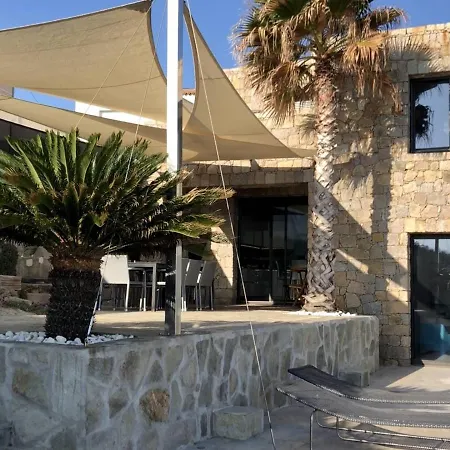 Villa En Bord De Mer Avec Piscine Interieure Et Vues Splendides Sur La Mediterranee Et Citadelle De Calvi - Fr-1-719-4-3