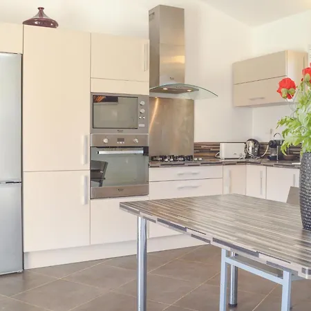 Nice Home In Bonifacio-3