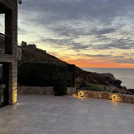 Villa En Bord De Mer Avec Piscine Interieure Et Vues Splendides Sur La Mediterranee Et Citadelle De Calvi - Fr-1-719-4-2