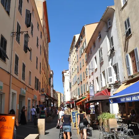 Grand Studio Rue Pietonne Ajaccio-2
