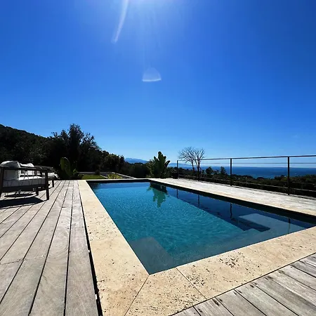 Villas de standing avec magnifique vue mer et piscines privées, Sagone-2