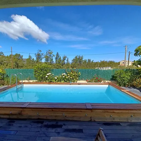 maison cosy climatisée avec piscine et jardin-2