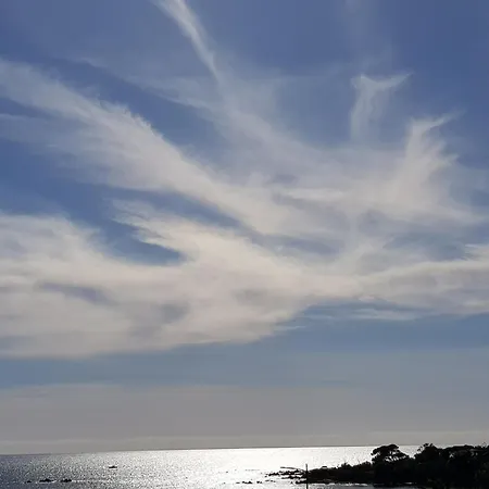 Vieille Ville D Ajaccio De 1 A 4 Pers A 300M Du Port Et A 15 Mn De Laeroport Proches De Plus Belles Plages Et Ttes Commodites A Proximite-2