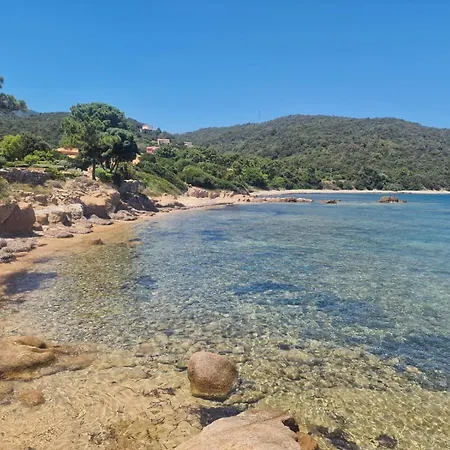 Mini Villa à 100m de la mer avec prise de recharge privative 3,6kw-3