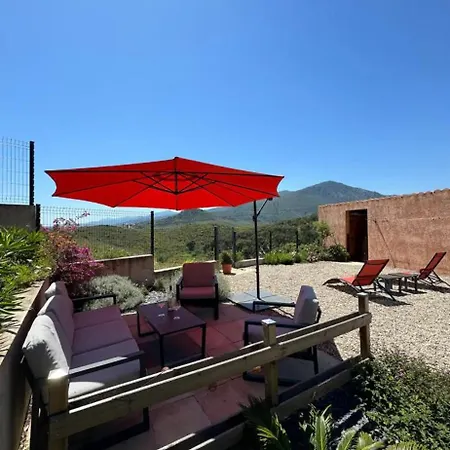 Très jolie mini villa douillette avec vue sur montagne-3