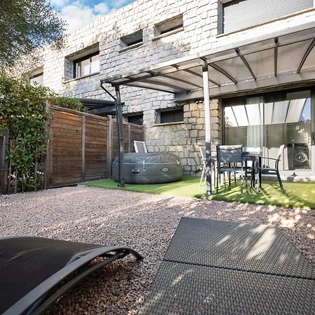 N10 Maison T2 Climatise Avec Jacuzzi Prive-2
