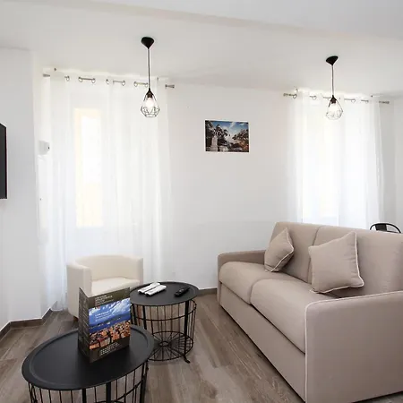 Appartements T2 Rue Conventionnel Chiappe, Quartier Citadelle Port-3