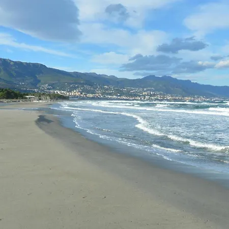Home Sweet Home 2 Pieces 42 M2 Chambre, Salon, Cuisine, Grande Terrasse, Parking Proche Centre Ville Et Mer - One-Bedroom Apartment-2