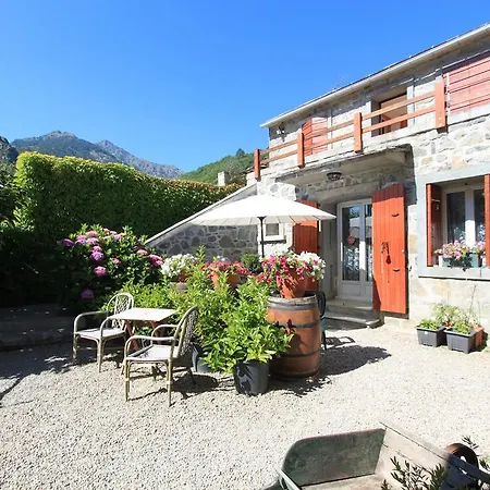 A Mandria, Appartements Avec Cuisine 30M2, Patio, Vue Montagnes Et Citadelle, 5 Minutes A Pied Du Centre Ville Et Des Rivieres-3