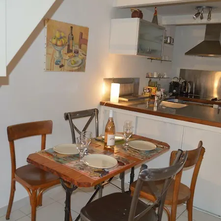 Studio Loft Avec Terrasse Centre Historique-3