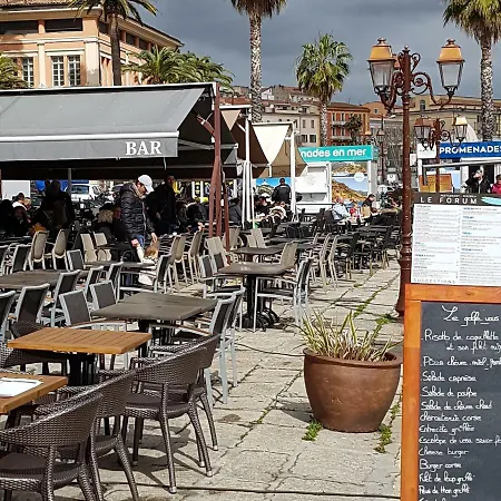 **** Very Central Ajaccio 36 Rue Fesch, Cosy Flat In City Center Pedestrian Street, Up To 4 People ****-3