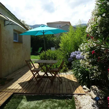 2 pièces indépendant avec son jardinet privé-2