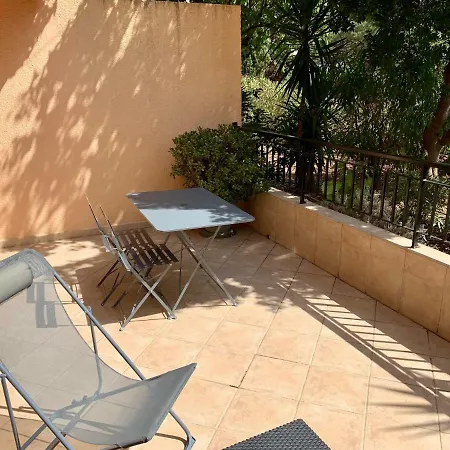 Tres Beau Studio A 100M De La Plage De Marinella-2