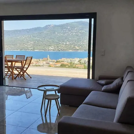 Superbe appartement avec 3 chambres vue mer-2