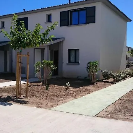 House With 2 Bedrooms In Borgo With Enclosed Garden And Wifi-3