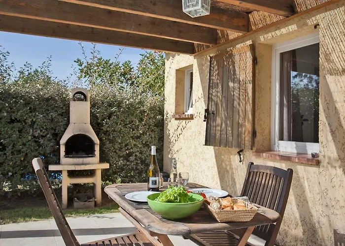 Amarylis A Calvi Location 2 Pers Avec Clim Jardin Piscine Et Barbecue Villa with Pool