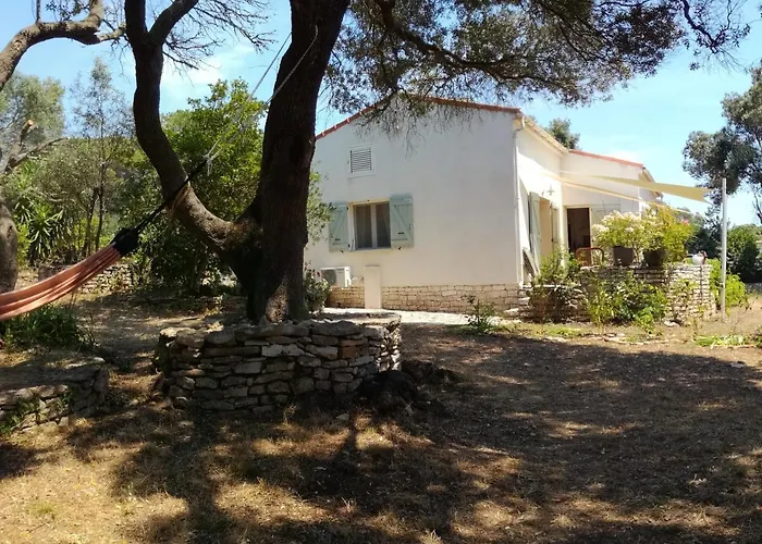Pet friendly Bonifacio, Maison 90M² Sous Les Oliviers, Vue Sardaigne Bonifacio 