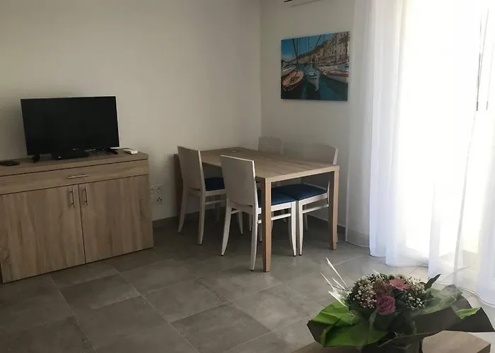 Bonifacio 3Mn Du Port! Villa Piscine Chauffee ,Clim,Wifi