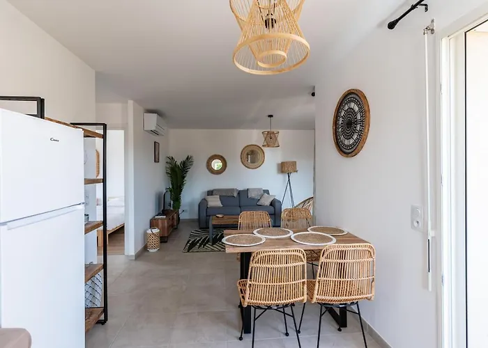 Mari - Appt Tout Confort 150M De La Plage Calvi  che accetta animali