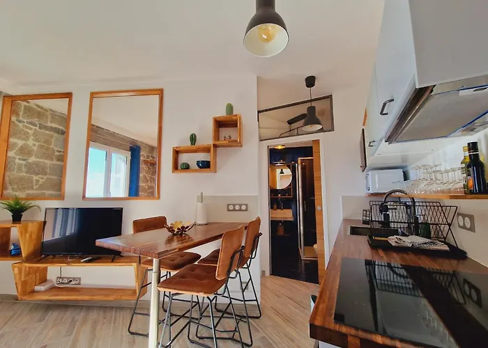 Huisdiervriedelijke Incroyable T2 Plein De Charme Avec Balcon Vue Mer A L'Entree D'Ajaccio