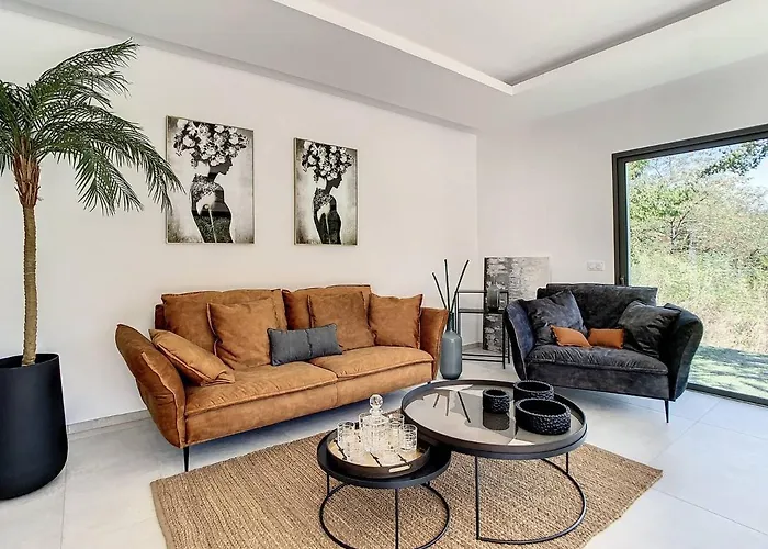 Private Villa Ajaccio, 4 Pieces, 6 Personnes - Fr-1-724-41 Ajaccio 