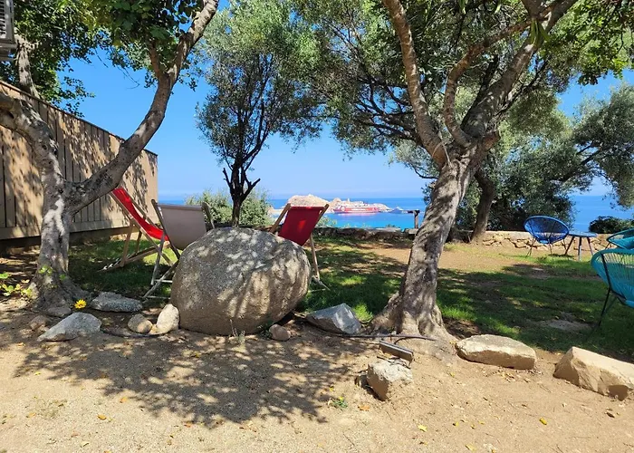 Hotel La Bergerie à LʼÎle-Rousse