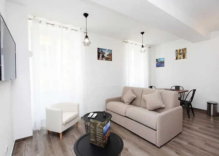 Appartements T2 Rue Conventionnel Chiappe, Quartier Citadelle Port Ajaccio 