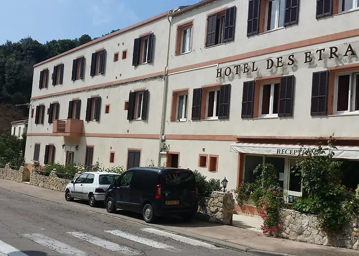 Bonifacio (Corsica) hotels near Port de Fazzio