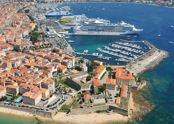 F3 - Standing Centre Ville Calme Et Climatise Ajaccio 