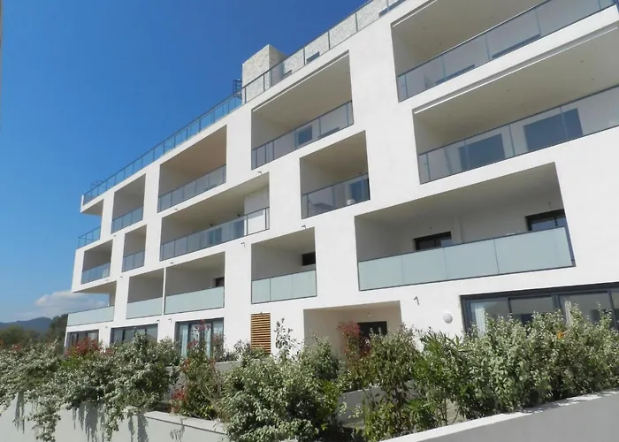 Apartment Chateau-18 By Interhome Porto-Vecchio 